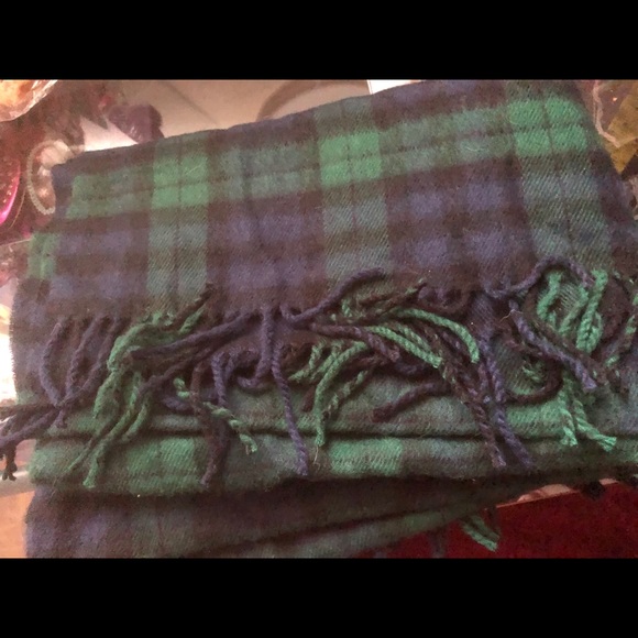 12 scarves - Picture 6 of 6